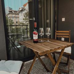 Elegant Escape apartment II - City Centre & Free Parking
