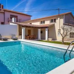 Wunderschöne Villa mit privatem Pool, Klima, WLAN