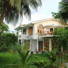 "GreenHeart" Eco Villa - Inspire the Nature with Purified Air- Specious Top Floor with Balcony views'