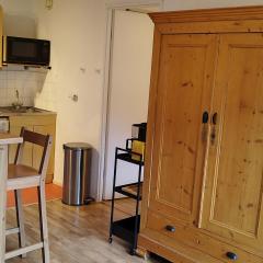 Appartement Confortable au Pied des Pistes - 2 Pièces avec Balcon, 9ème étage - FR-1-771-23