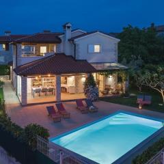 Villa in Novigrad with Pool near Beach