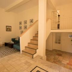 Historic 4-Bedroom Gem with Private Garden, Steps from Old City & Mamila Complex