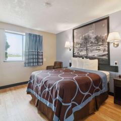 Super 8 by Wyndham Kenosha/Pleasant Prairie