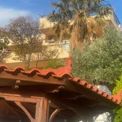 Eagles Nest Villa Athenian Riviera in Aghia Marina near Lagonisi, next to the beach close to Athens Airport