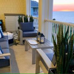 Nature's Show at Pointe West Beach Resort
