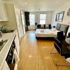 1. V08 Large Apartment- 100m to Piccadilly Circus