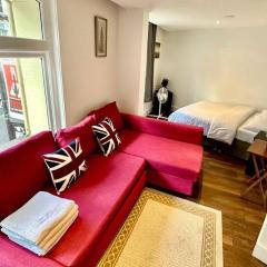 1. VE Central Studio - 100m to Piccadilly Circus!