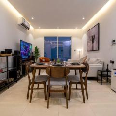 10 Minutes to Boulevard, Modern Apartment in Al-Malqa, Self Check-in