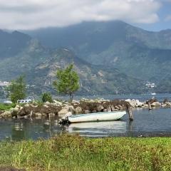 Sweet little cottage at Lake La Laguna