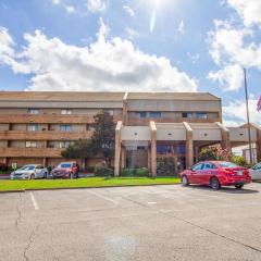 Tulsa Square Hotel Central, I-44 By OYO