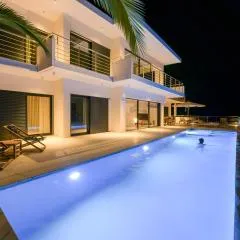 Villa Kilada on the Rocks