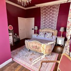 Maison de Mags & Mags Marie Antoinette Room