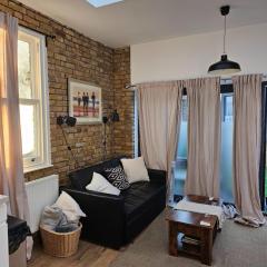 Putney Thames garden flat