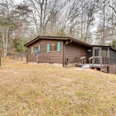 Peaceful Warne Cabin Fenced Yard and Screened Porch