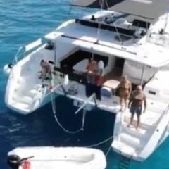 Catamaran mia