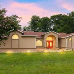 Elegant Ocala Oasis w/Pool: Unwind in Luxury