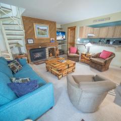 Flying Dutchman 1192 by SummitCove Lodging