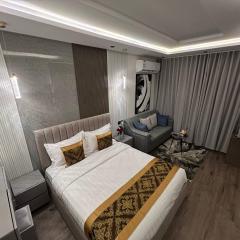 استديو بأثاث انيق وموقع مميز