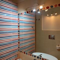 KiMia Home, Near Airport & station