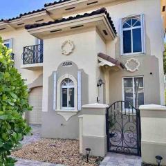 Spacious and cozy house in Miami