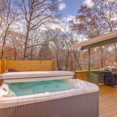 Pet-Friendly Chattanooga Cabin with Hot Tub and Kayaks