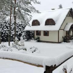 DOM POD STRZECHĄ NA KASZUBACH