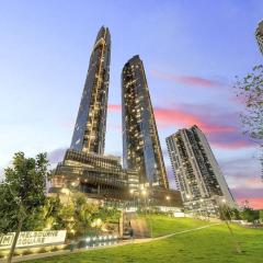 Glamorous Sky high Apartment