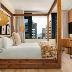 Style & Sophistication l Apartment in 16 on Bree