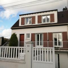 PAVILLON PROCHE RER et DisneyLand