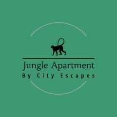 Jungle Escape, City Apartment with Parking & Terrace