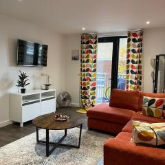 Modern en-suite room and self catering in london