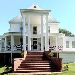 Hyco House Manor-Private and Stately Entire House