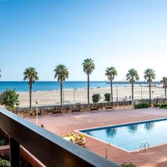 AT135 Els Pins, primera línea, piscina, muy bien equipado