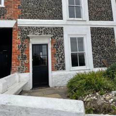 Turner Cottage - 3 bed with a View of the Harbour