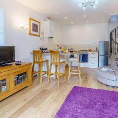 1 Bed in Tenby 82258