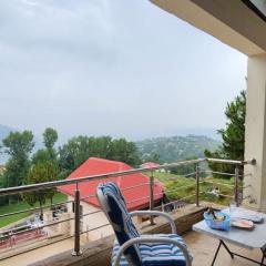Haven Lodge Bhurban, 6BR Holiday Home in Hill Station