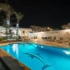 Casa Blanca la Villa Grande - SWIMMING POOL - JACUZZI XXL - BEACH 2,4km - AIRPORT 12 km - CENTER 1km