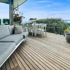 SeaEsta - Modern Beachside Escape in Tranquil North Lorne - BYO Linen