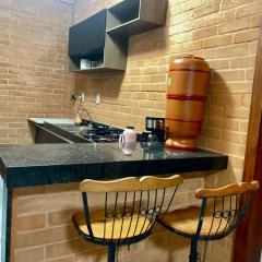 Flat com 2 quartos 2 banh AR e uma vista espetacular na área central de GV com cozinha completa-Bom p grupos ou familias ou empresas