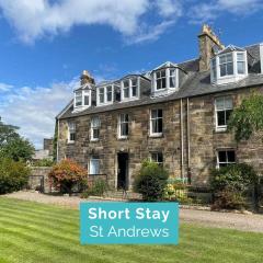 Abbotsford Place - Sleeps 6 - Parking