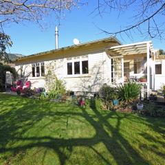 Silkwood Cottage - Richmond Holiday Home