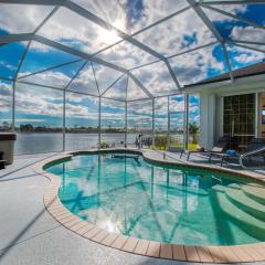VILLA WATERFRONT - 3 BEDS - 3 BATHS - 6 GUESTS - LAKEVIEW & POOL/SPA - INCL. 10% OFF BOAT RENTAL