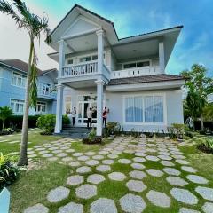 Villa Near the Beach 5 Bedrooms pe24