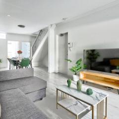 Superb 3 Bedroom Apartment Surry Hills