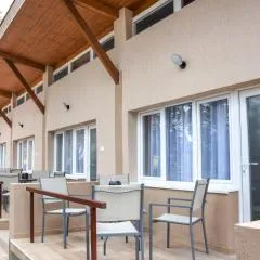Lakeside Apartmanház Soltvadkert