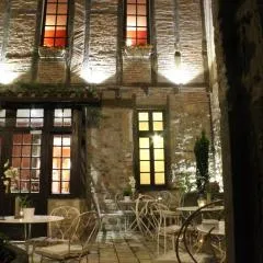 Hotel Raymond VII
