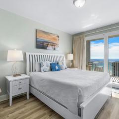 Ocean Views! Steps 2 Beach, Restaurants! Sleeps 8 by Dolce Vita Getaways PCB