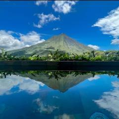 Villas Jawara ! Un Volcán en su Jardín !