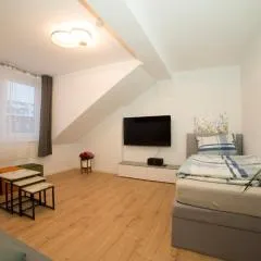 Schöne Ferienwohnung 80m2, 3 Schlafzimmer, 2 Bäder, Zentrumnah, 3OG
