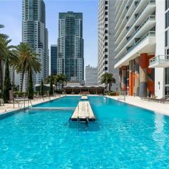 Biscayne Bay View Stay Pool Hot Tub and Amenities